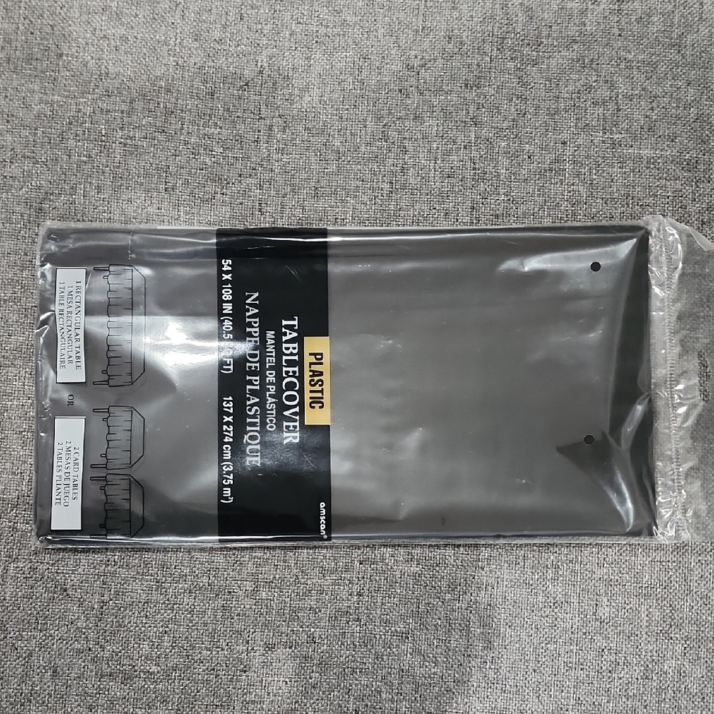 12 Black Plastic Tablecover